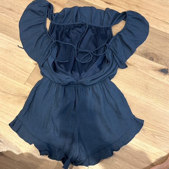 Blue romper with tie up back - Picture 2 of 2